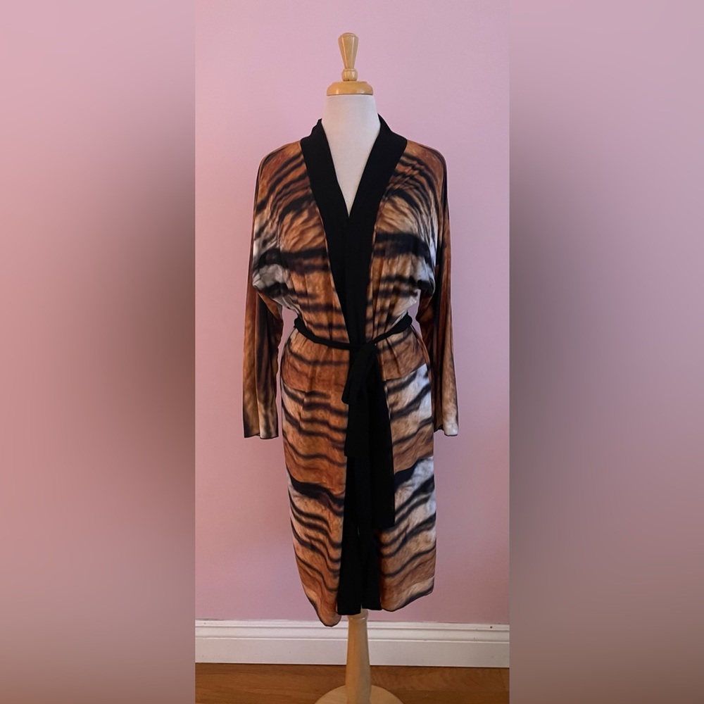 Wild Tiger Print Women's Robe - Picture 2 of 10